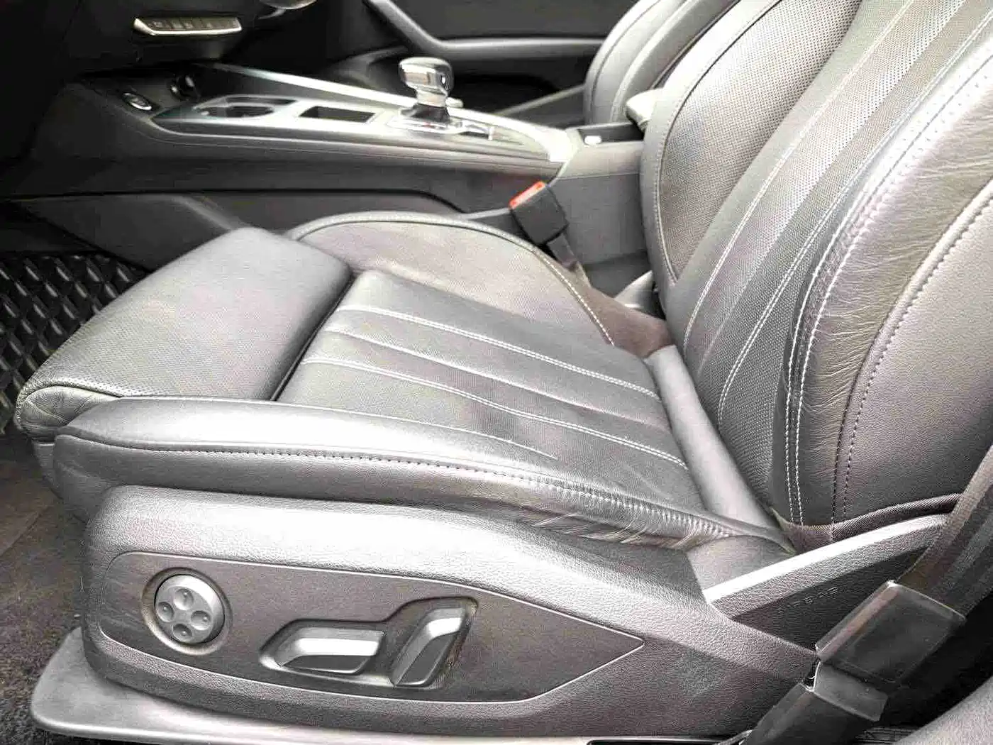 Audi A4L 2020 40 TFSI Fashion Dynamic Edition фото 14