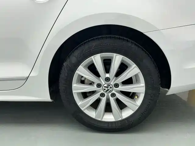 Volkswagen Sagitar 2015 230TSI Automatic Comfort фото 15