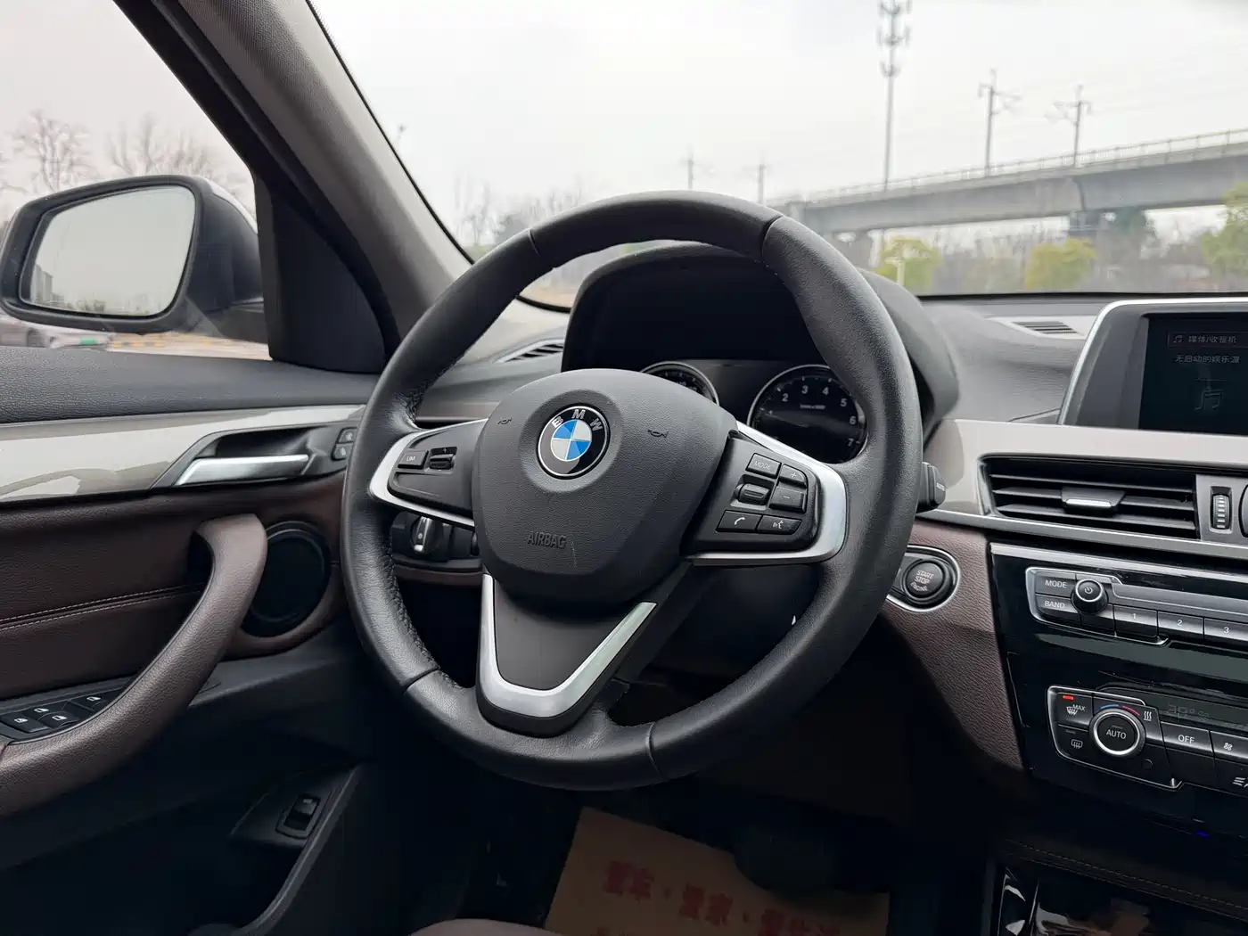BMW X1 2019 sDrive18Li Premium Model фото 14