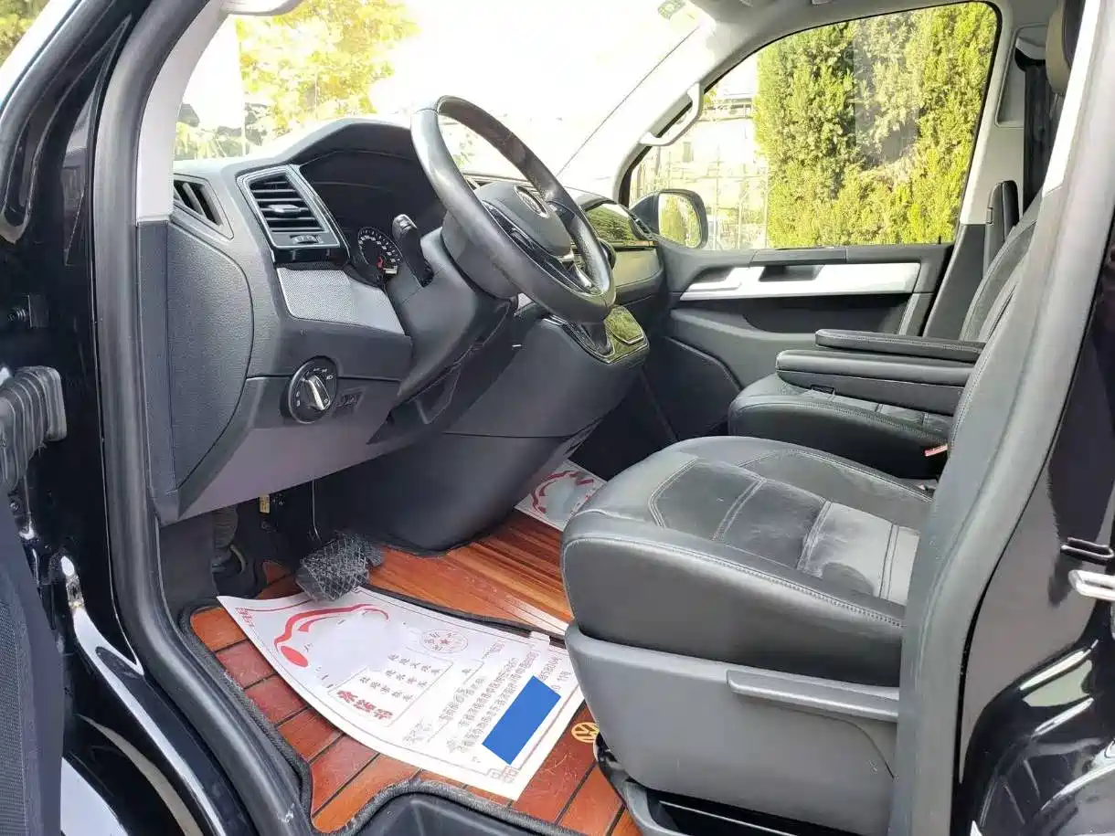 Volkswagen Multivan 2016 2.0TSI 2WD Luxury 7-Seater фото 5