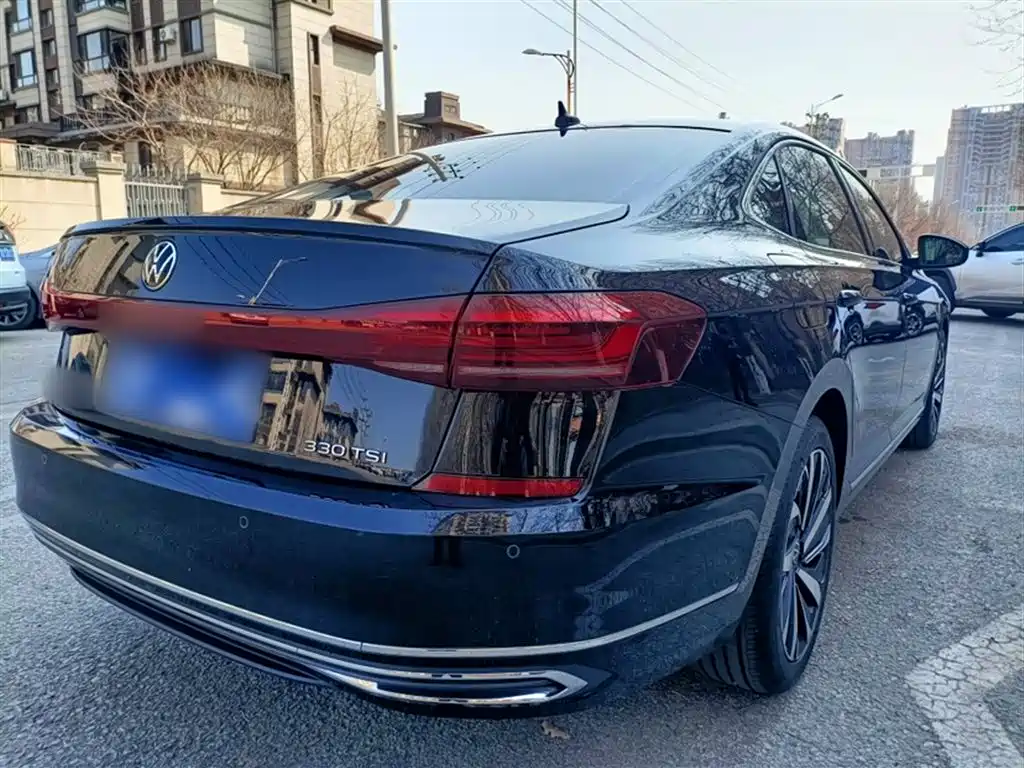Volkswagen Passat 2022 330TSI Starlight Elite Edition фото 10