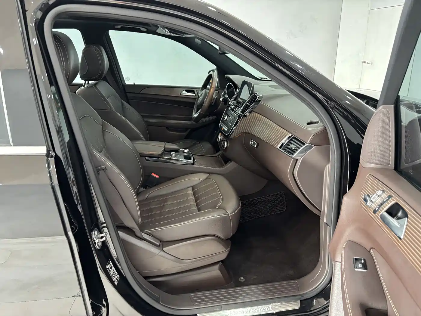Mercedes-Benz GLE 2018 GLE 320 4MATIC Dynamic Ultimate Edition фото 27