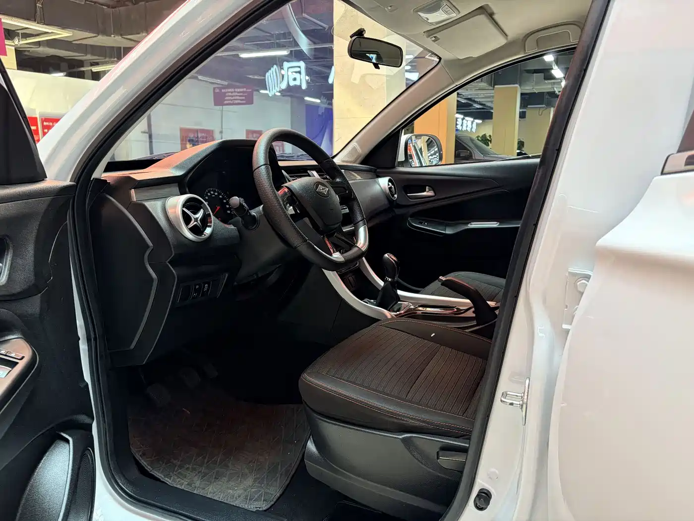 BAIC Ruixiang X3 2022 2022 1.5L Manual Basic 5-seater
