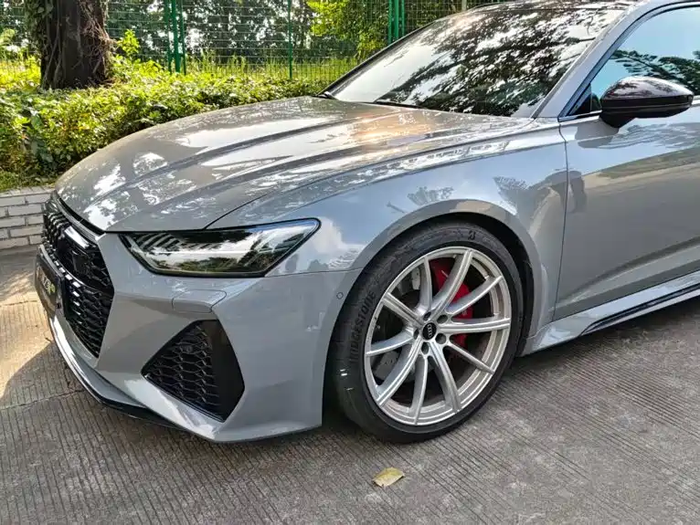 Photo 8 - Audi RS 6