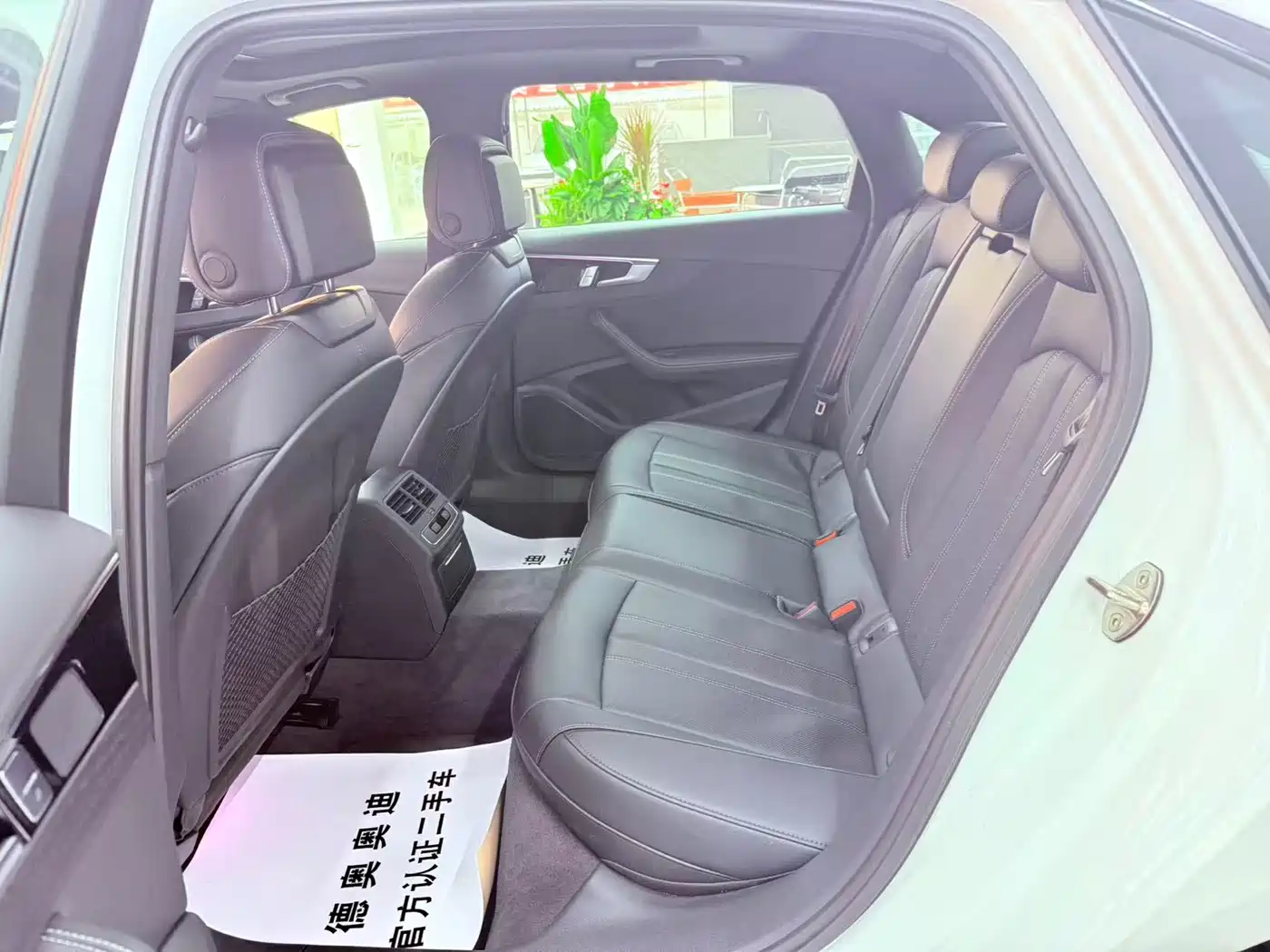 Audi A4L 2025 2 Million Celebration Edition 40 TFSI Luxury Dynamic фото 7