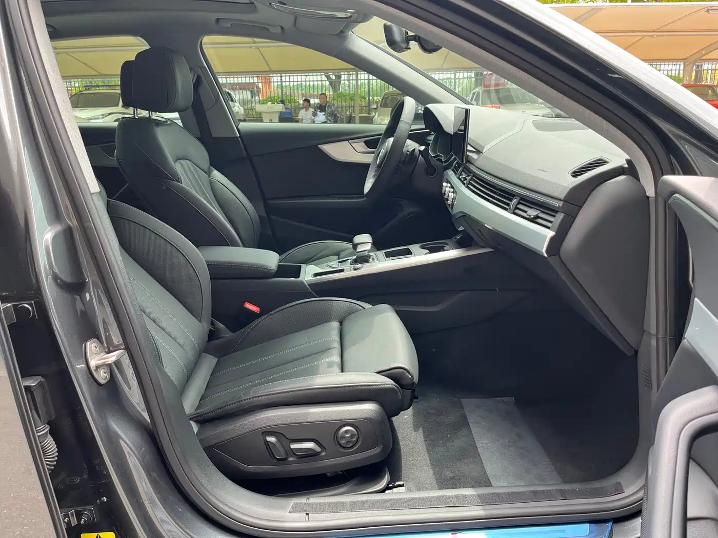 Audi A4L 2020 40 TFSI Fashion Dynamic Edition фото 16