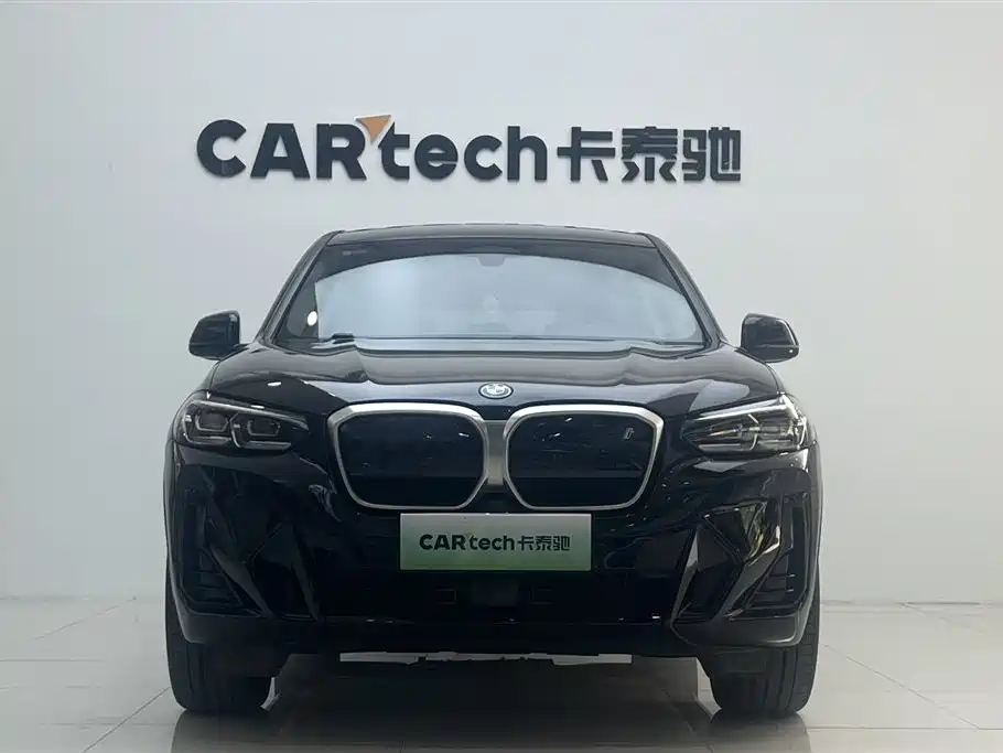 BMW iX3 2022 Leading Edition фото 2
