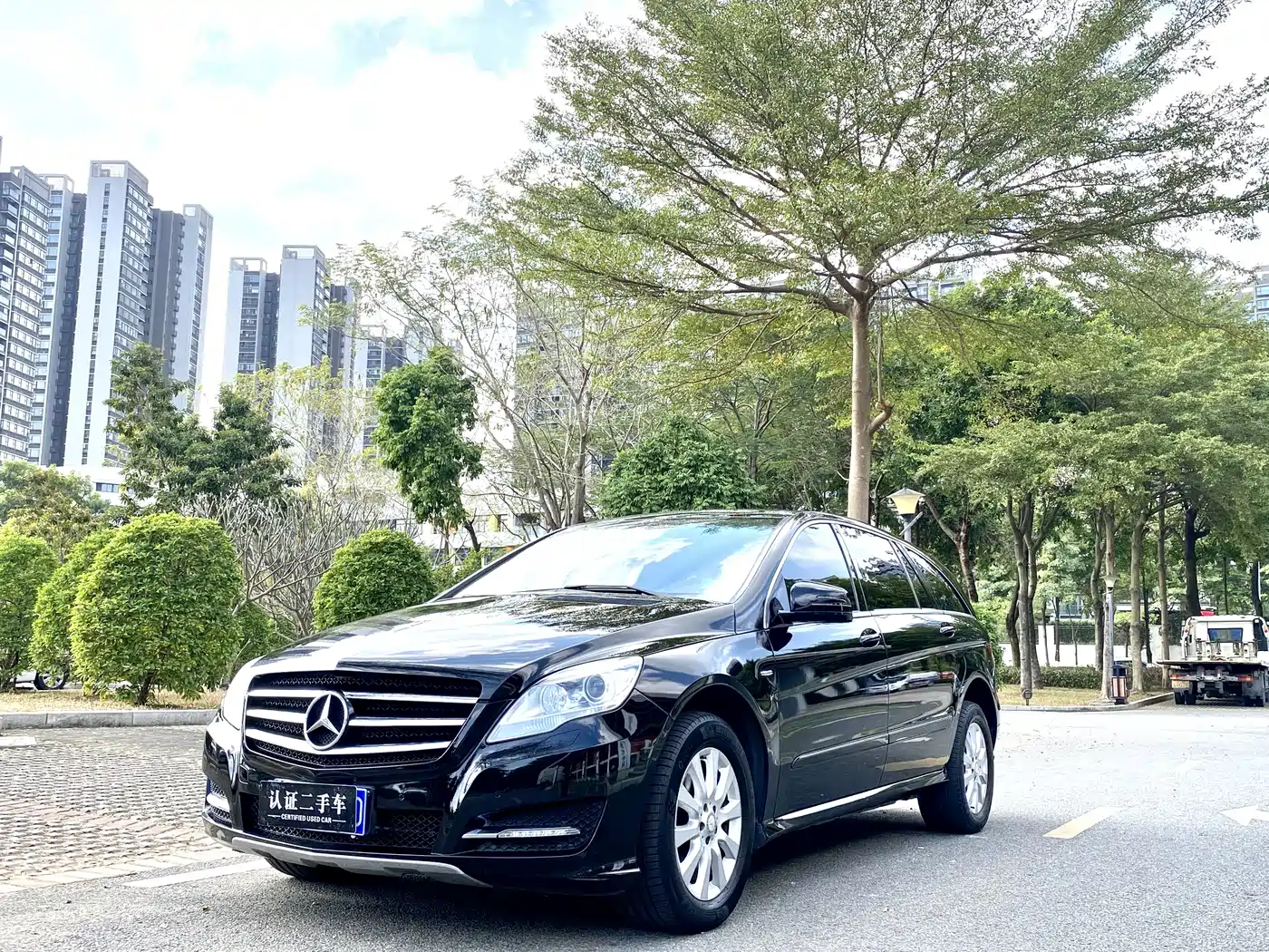 Mercedes-Benz R-Class 2017 R 320 4MATIC Business Collector's Edition фото 2
