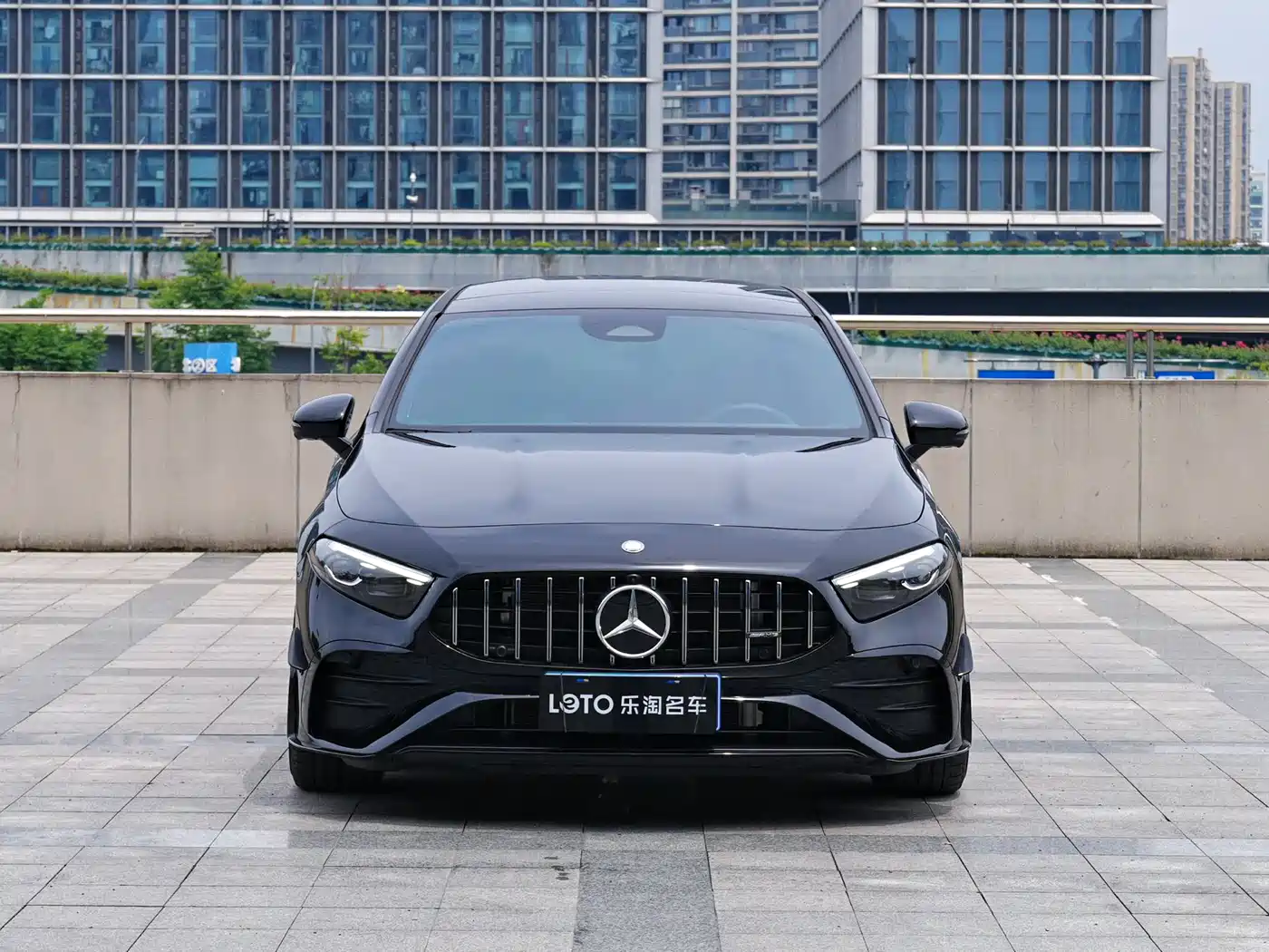 Mercedes-Benz A-Class AMG 2025 Facelift AMG A 35 L 4MATIC фото 2