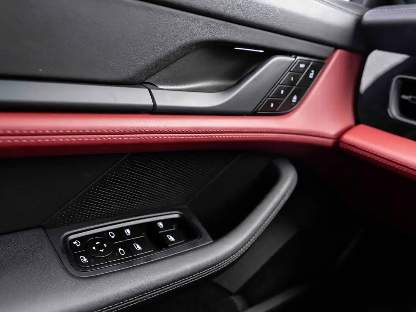 Porsche Taycan, миниатюра 17