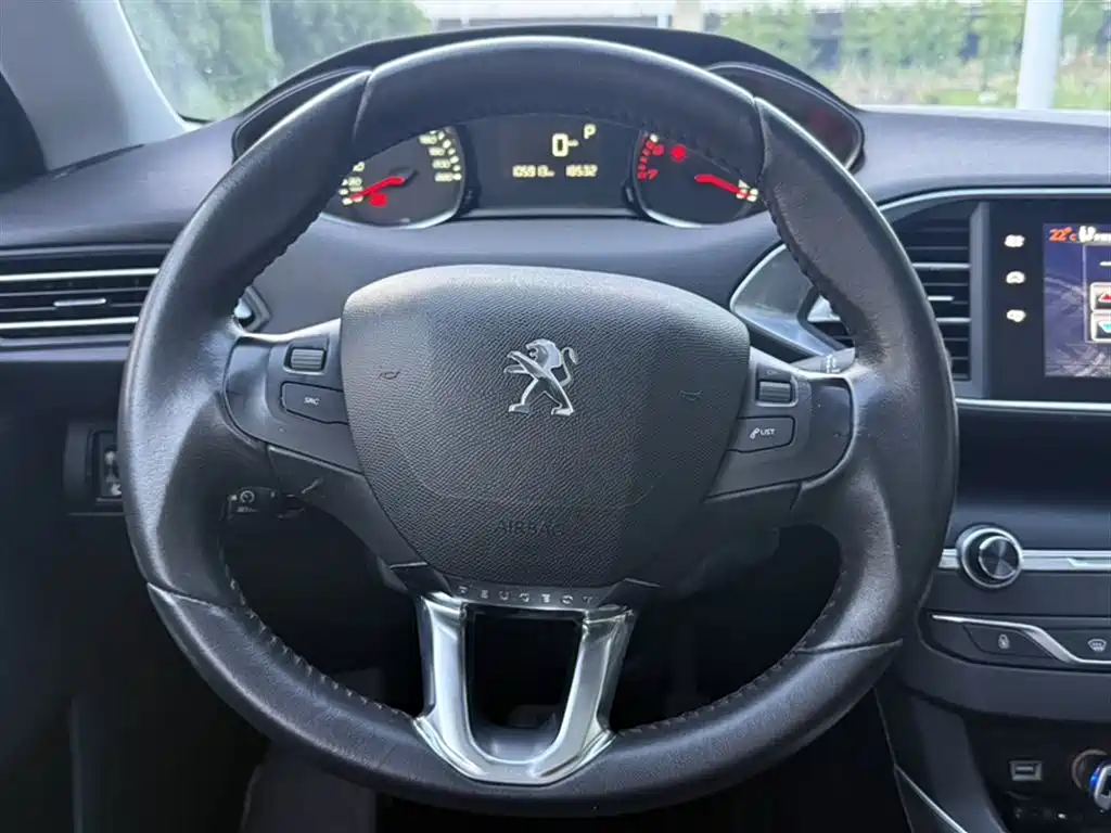 Peugeot 308S 2015 1.6T Auto Dynamic Edition фото 3