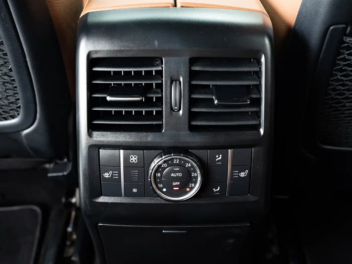 Mercedes-Benz GLS 2018 GLS 400 4MATIC Luxury фото 24