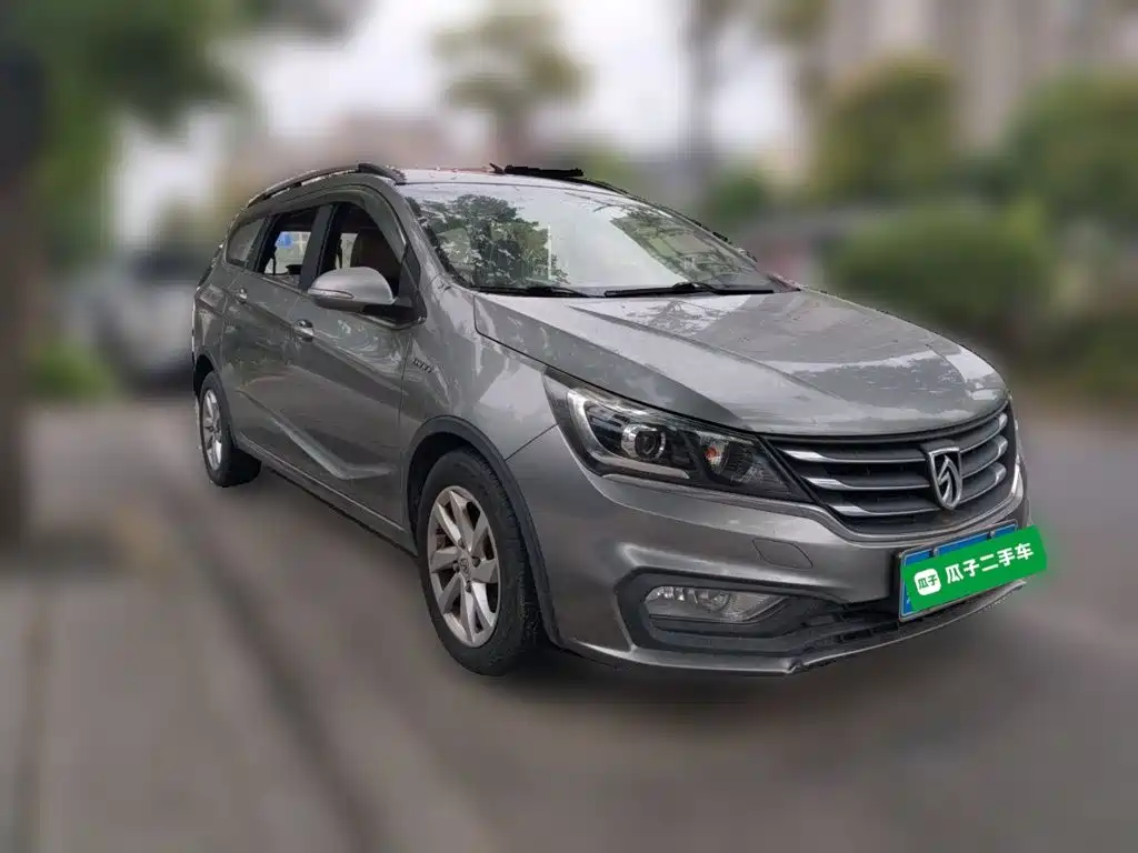 Baojun 310W 2017 2017 1.5L Manual Fashion Edition (China V)