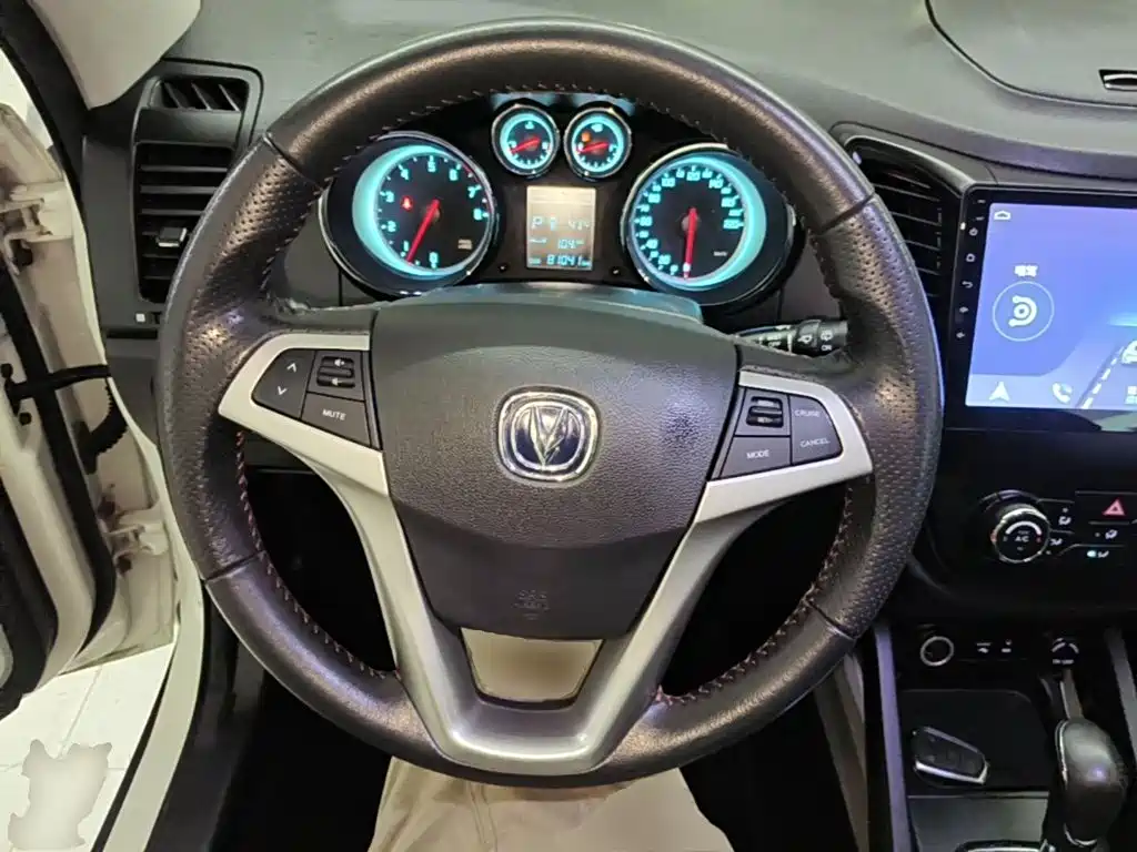 Фото 11 - Changan CS35