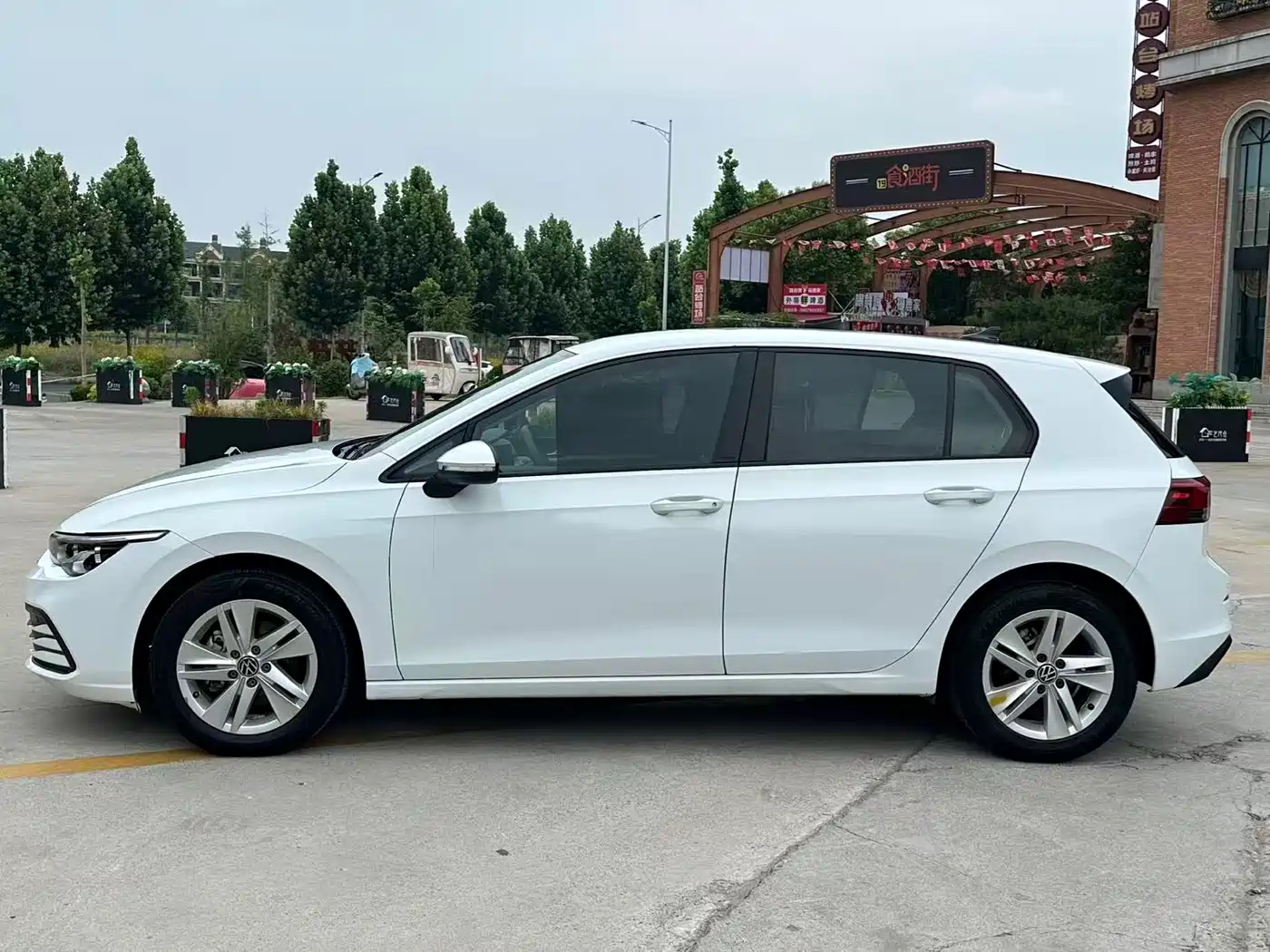 Volkswagen Golf 2023 200TSI DSG Pro фото 3
