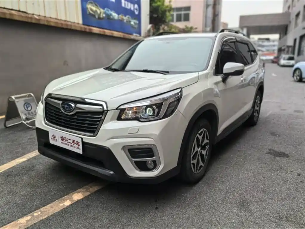 Subaru Forester 2020 2.0i Luxury Edition фото 2