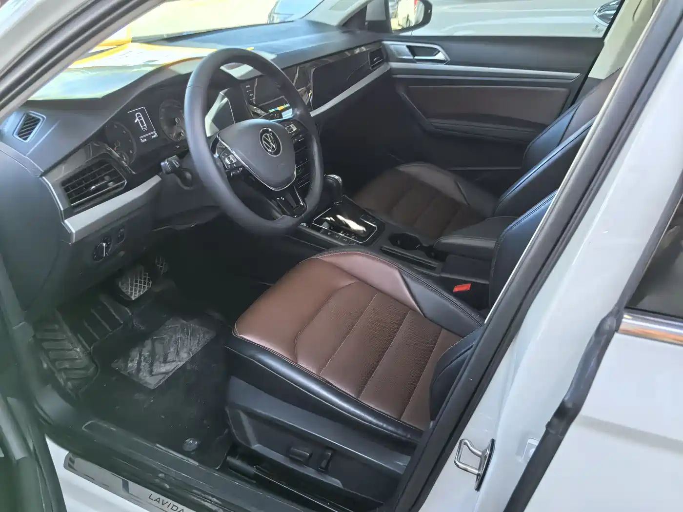 Volkswagen Lavida 2021 280TSI DSG Luxury Edition фото 7