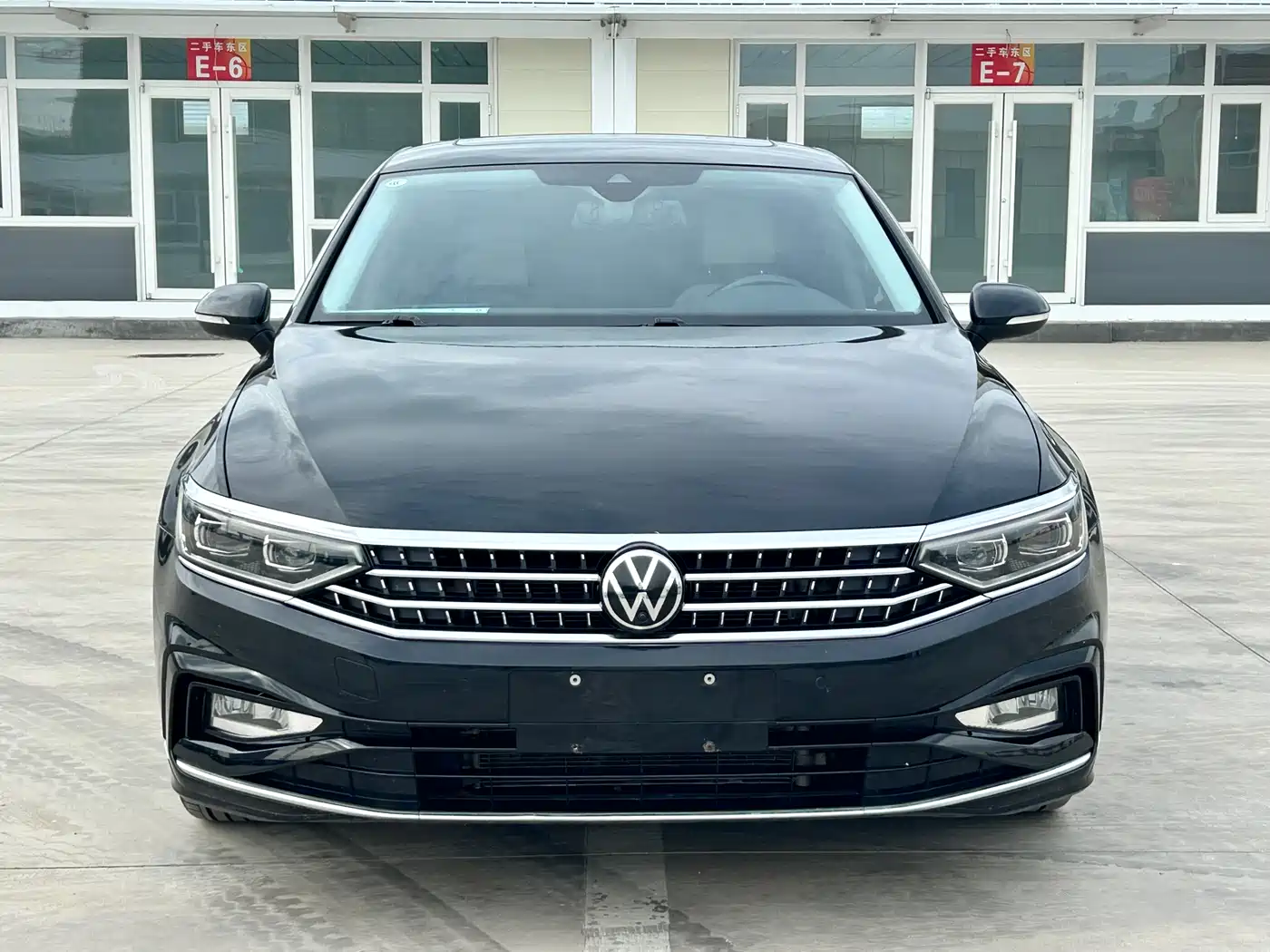 Volkswagen Magotan 2023 Model 2 Million Commemorative Edition 380TSI DSG Flagship фото 2