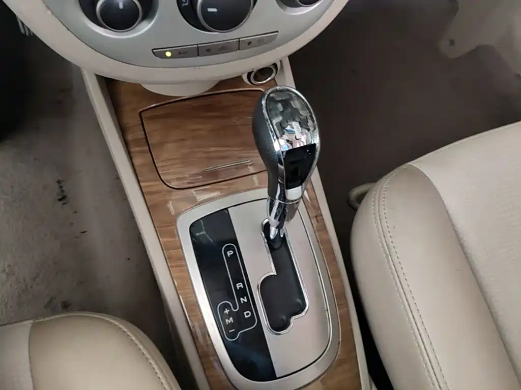 Фото 14 - Buick Excelle