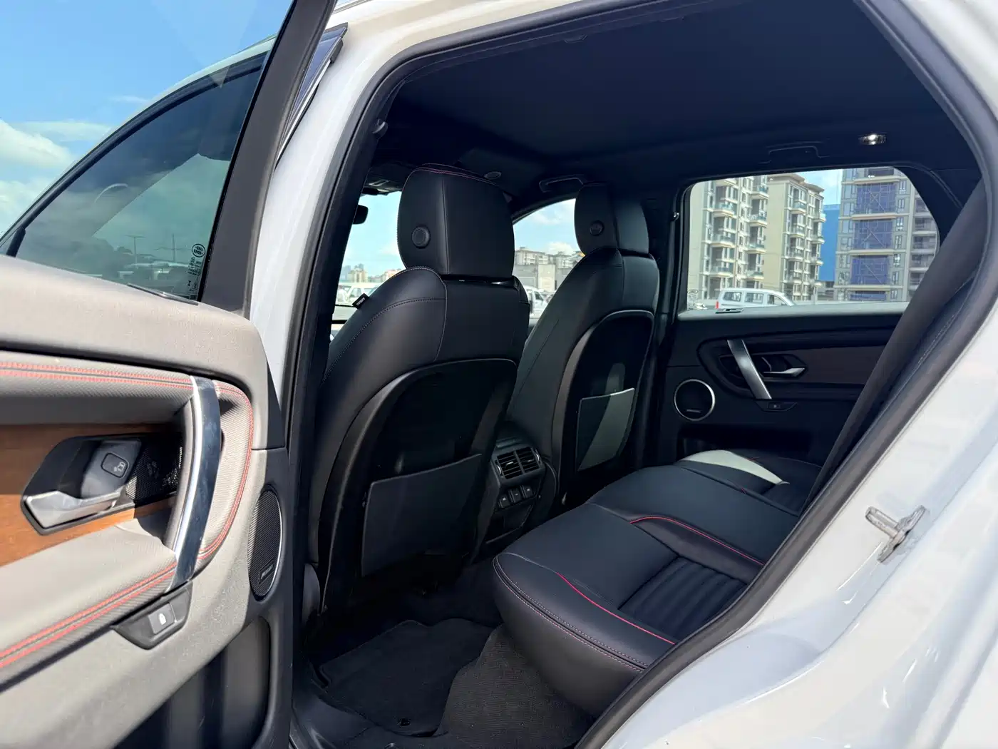 Land Rover Discovery Sport 2023 249PS R-Dynamic SE Performance Technology Version фото 13