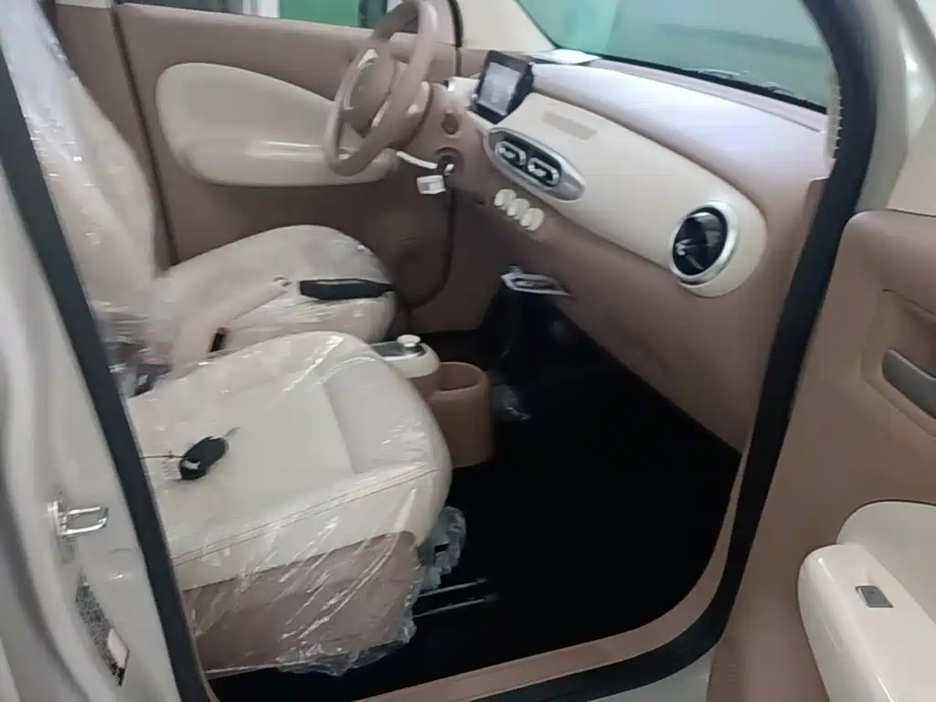 Wuling Motors Hongguang MINIEV 2026 2025 4-Door Advanced