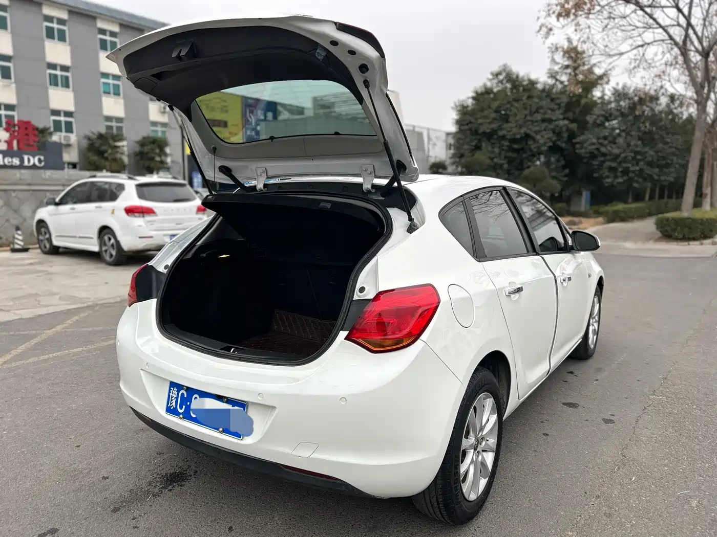 Buick Excelle 2013 Model XT 1.6L Automatic Comfort фото 17