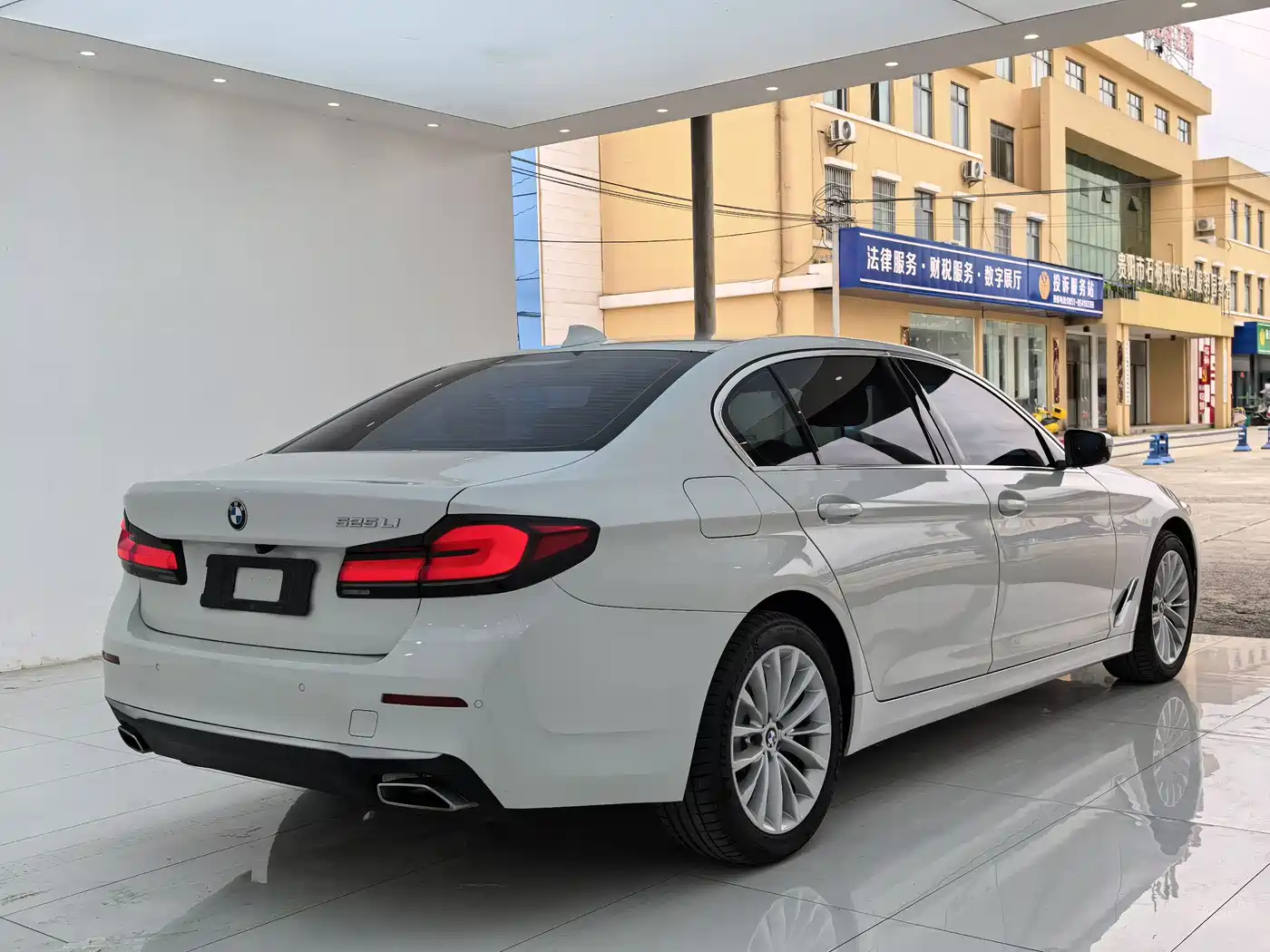 BMW 5 Series 2021 525Li Luxury Package фото 17
