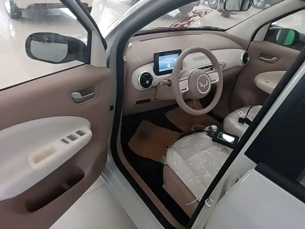 Wuling Motors Hongguang MINIEV 2026 2025 4-Door Advanced