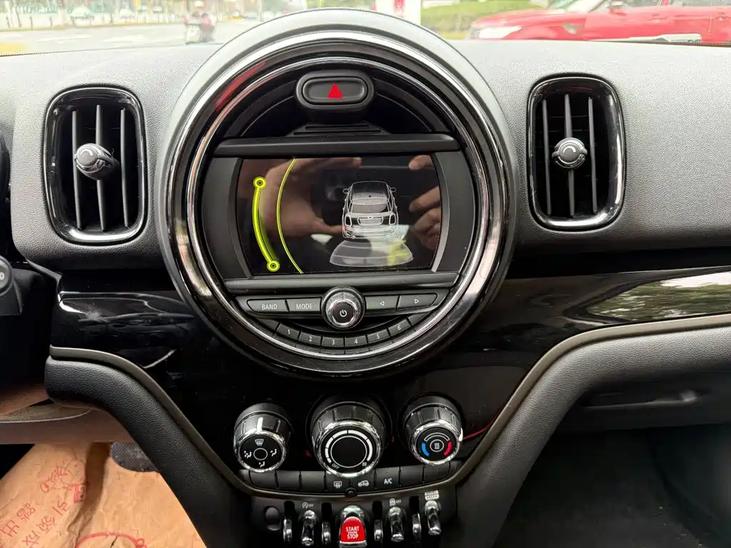 Фото 10 - MINI COUNTRYMAN