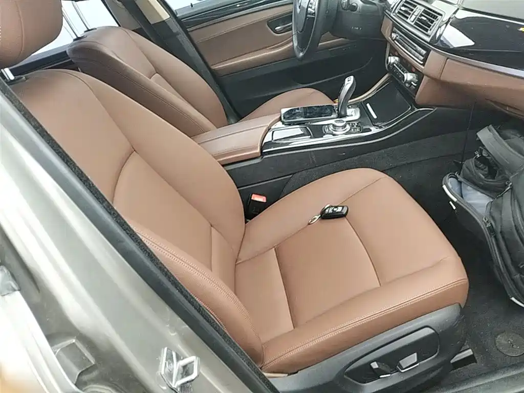 BMW 5 Series 2014 520Li Elegance фото 25