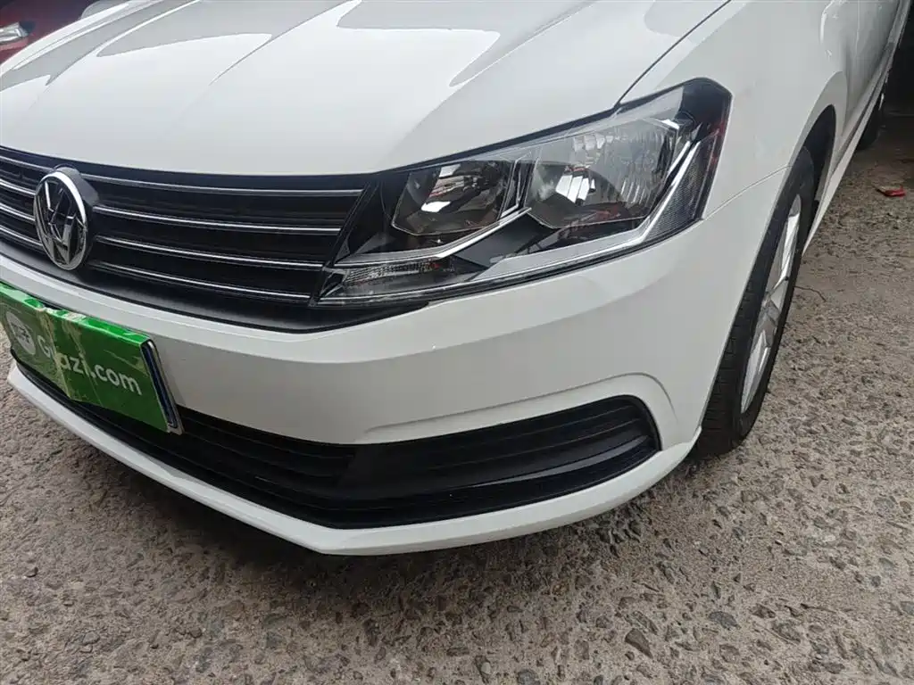 Volkswagen Lavida 2017 1.6L Manual Trend Edition фото 24