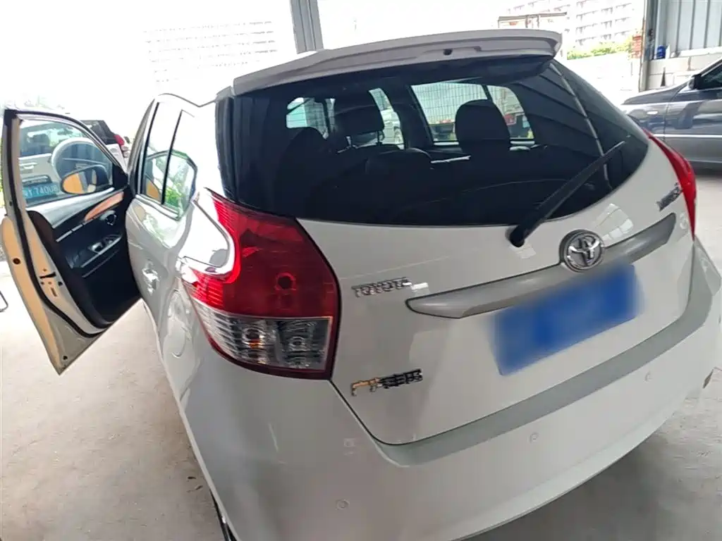Toyota YARiS L Zhi Xuan 2015 1.5E Auto Charming Edition фото 5
