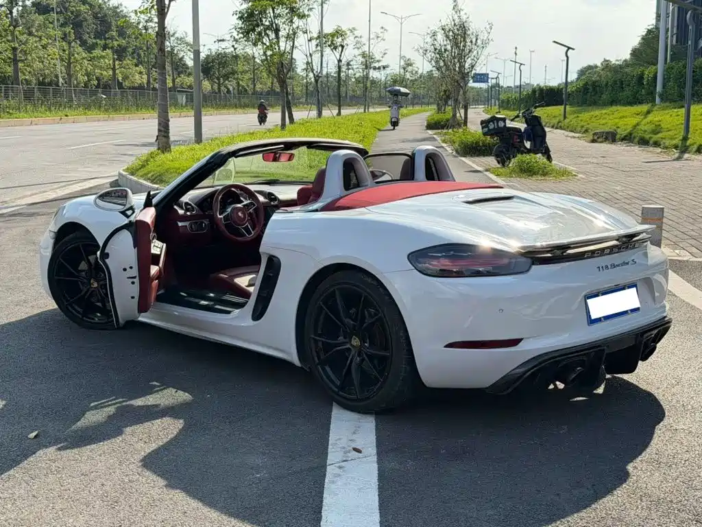 Фото 7 - Porsche 718