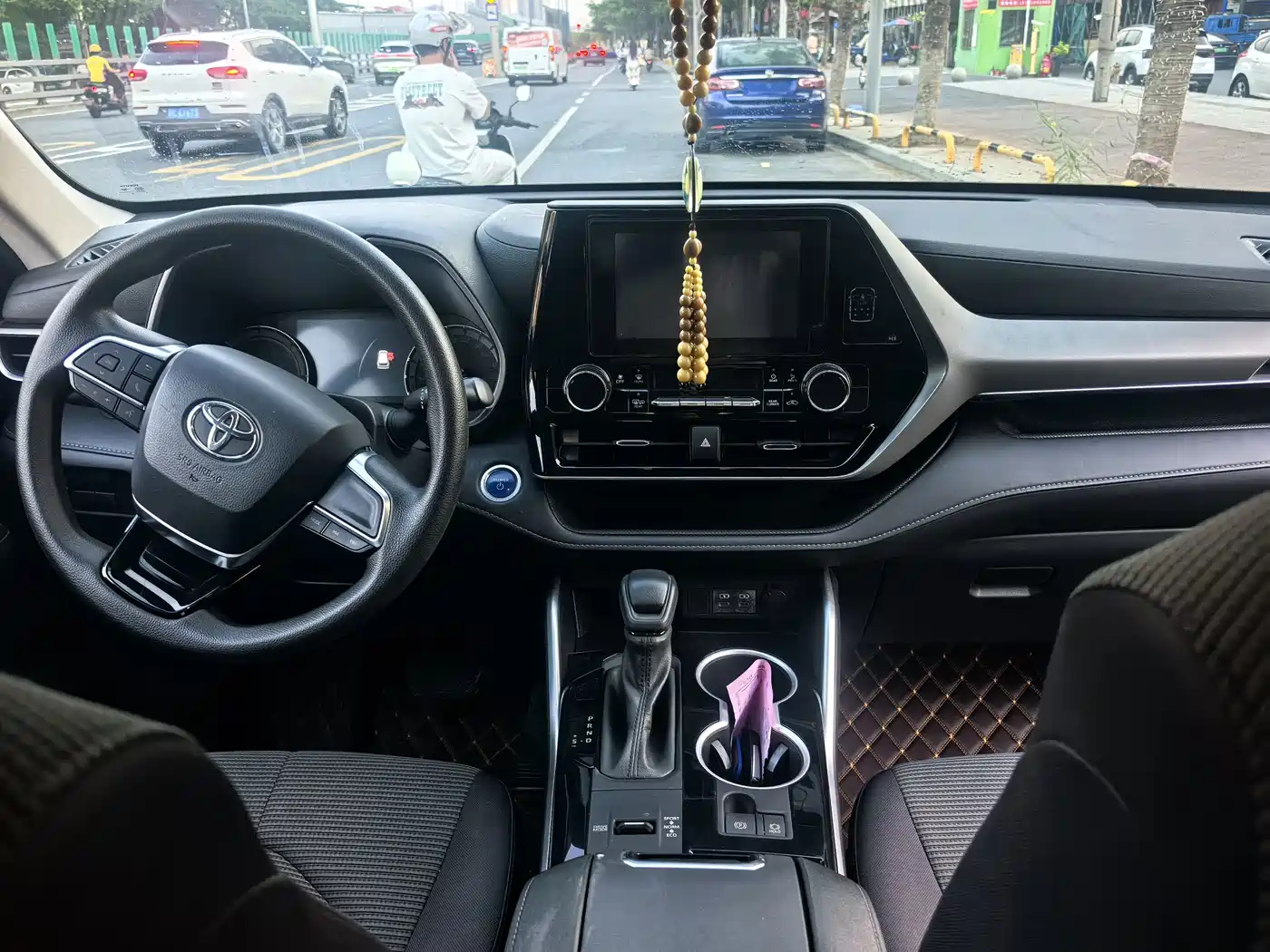 Фото 9 - Toyota Highlander