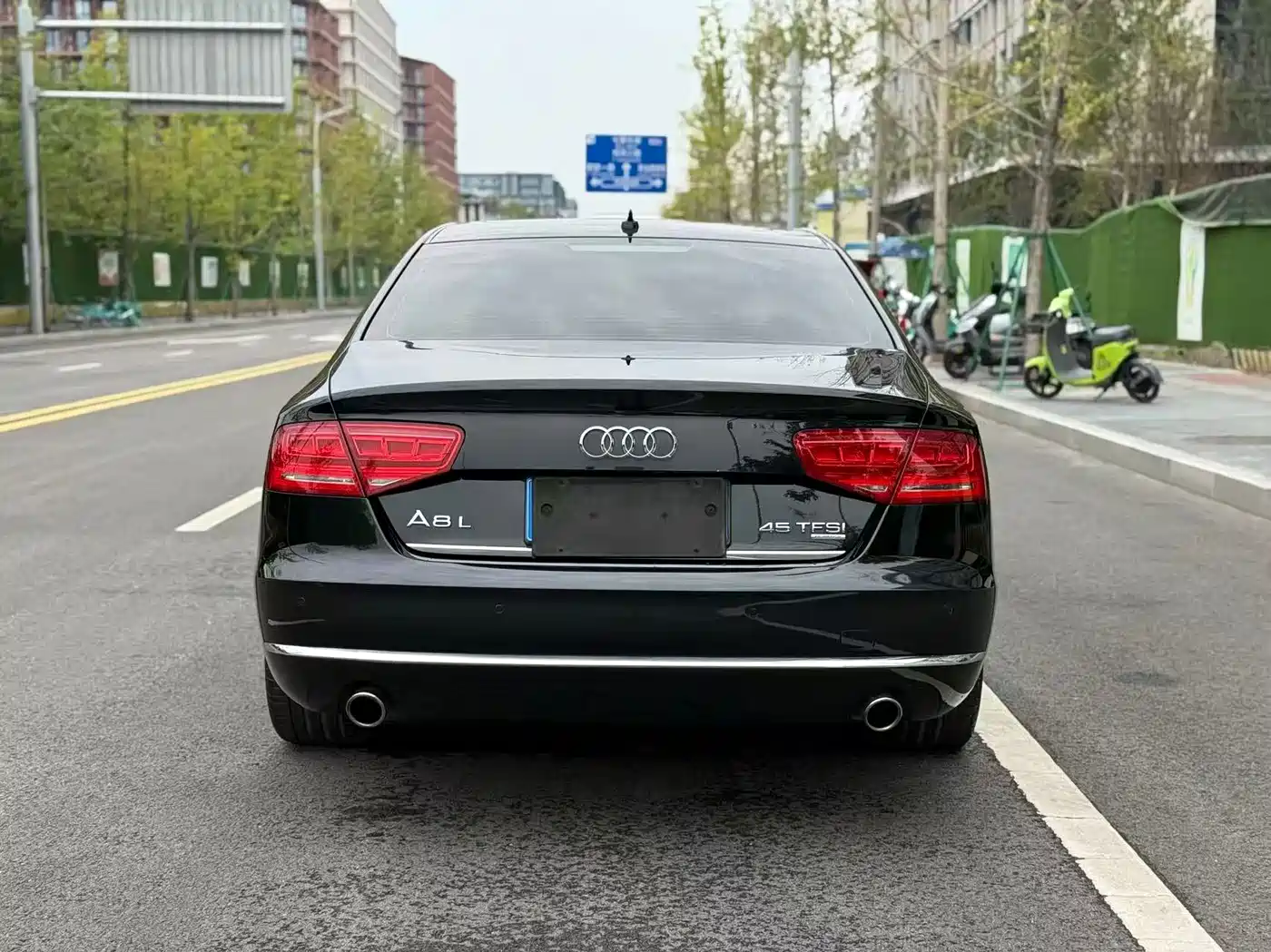 Фото 8 - Audi A8