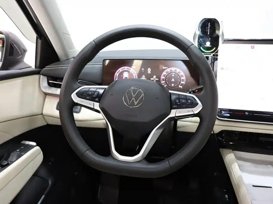 Photo 13 - Volkswagen Sagitar