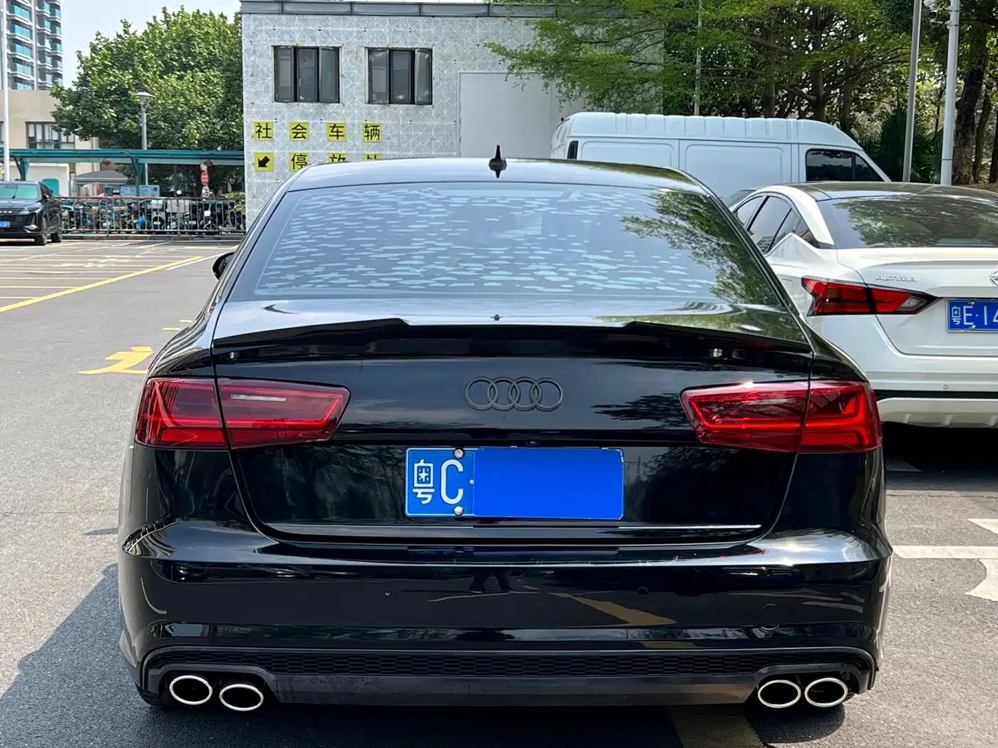 Audi A6L 2018 30th Anniversary 45 TFSI quattro Sport фото 17