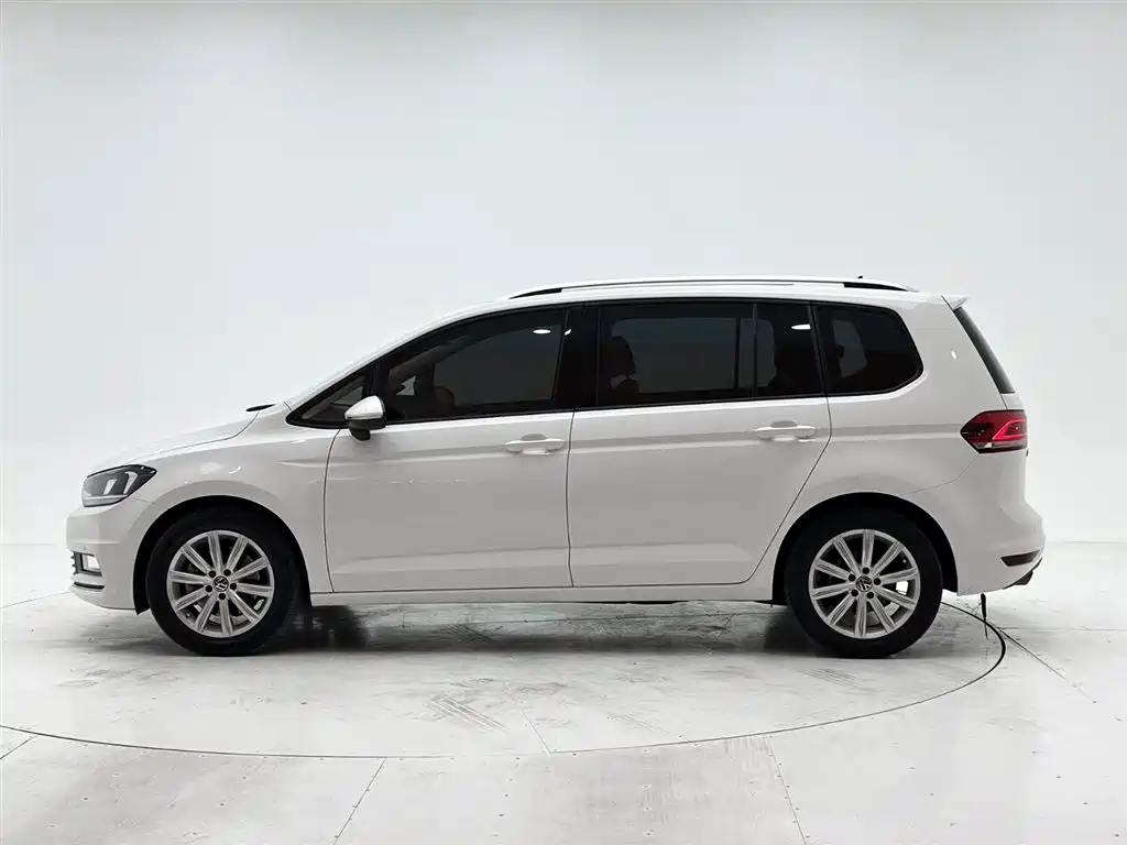 Volkswagen Touran 2021 Touran L 280TSI DSG Comfort Edition 7-seater фото 7
