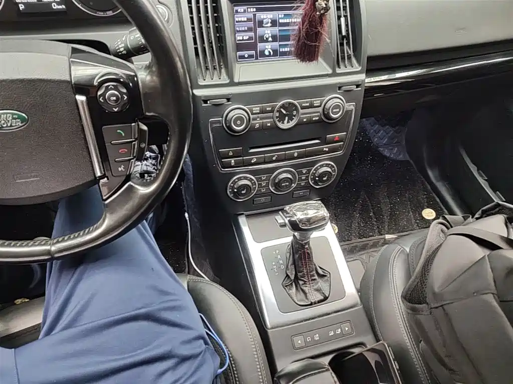Land Rover Freelander 2 2015 2.0T Si4 HSE Luxury Collector's Edition фото 14