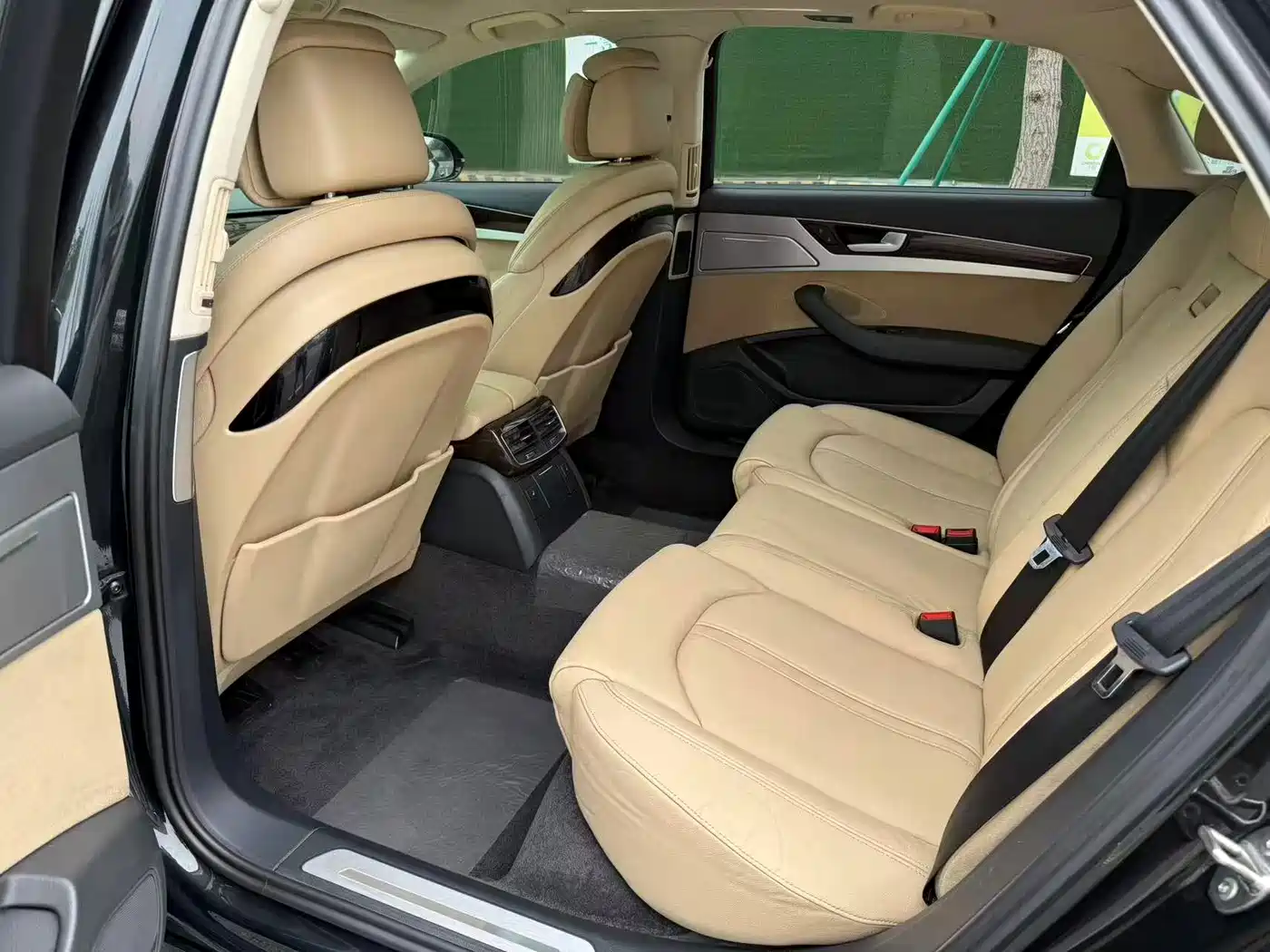 Фото 6 - Audi A8