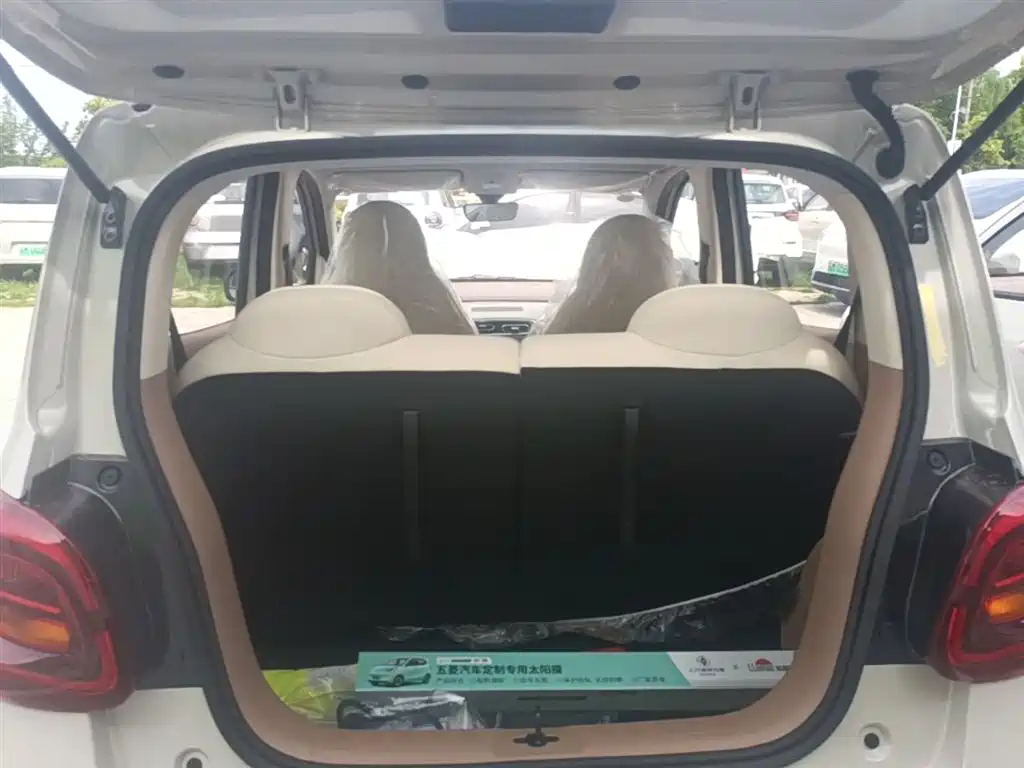 Wuling Motors Hongguang MINIEV 2026 2025 4-Door Advanced