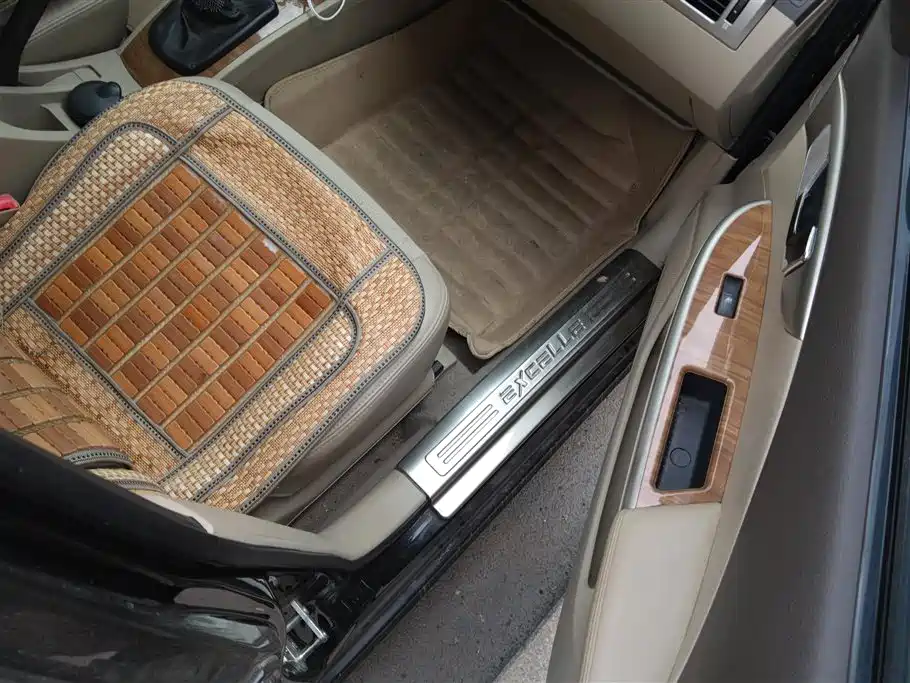 Buick Excelle 2015 1.5L Manual Classic фото 7