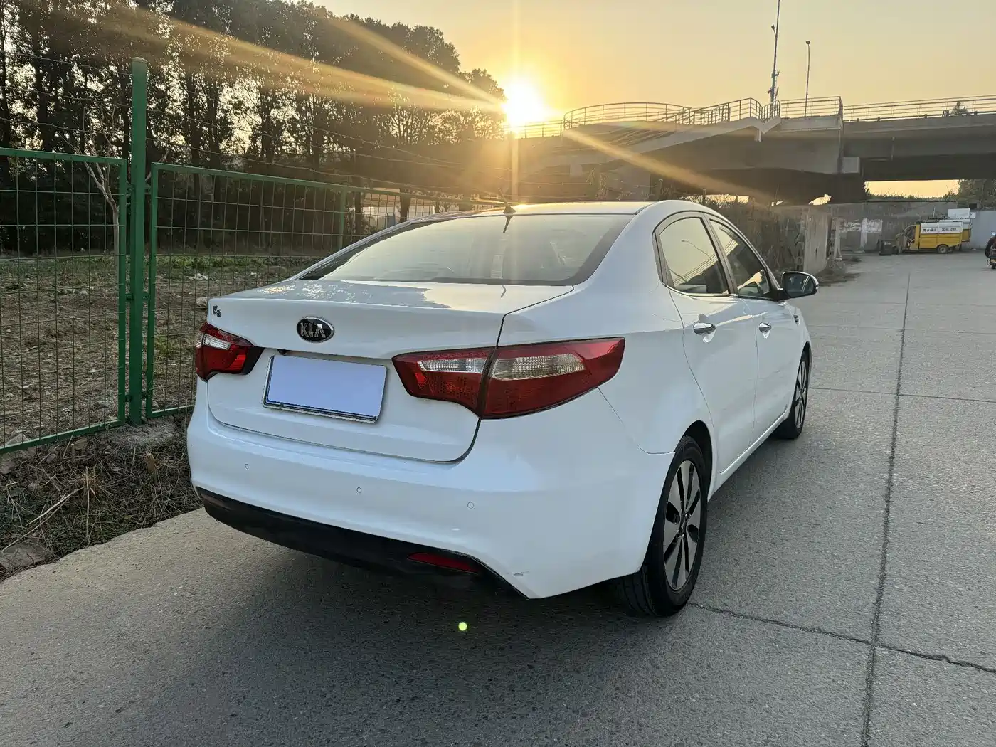 Kia K2 2012 Sedan 1.6L AT Premium Commemorative Edition фото 11