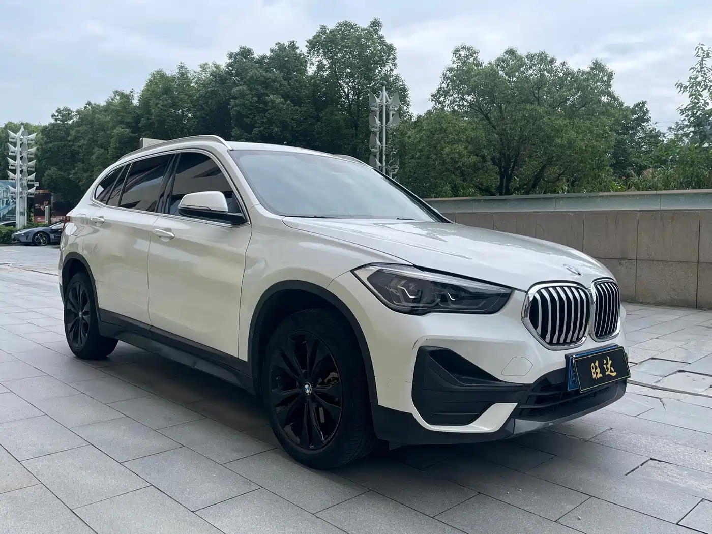 BMW X1 2022 sDrive20Li Fashion фото 3