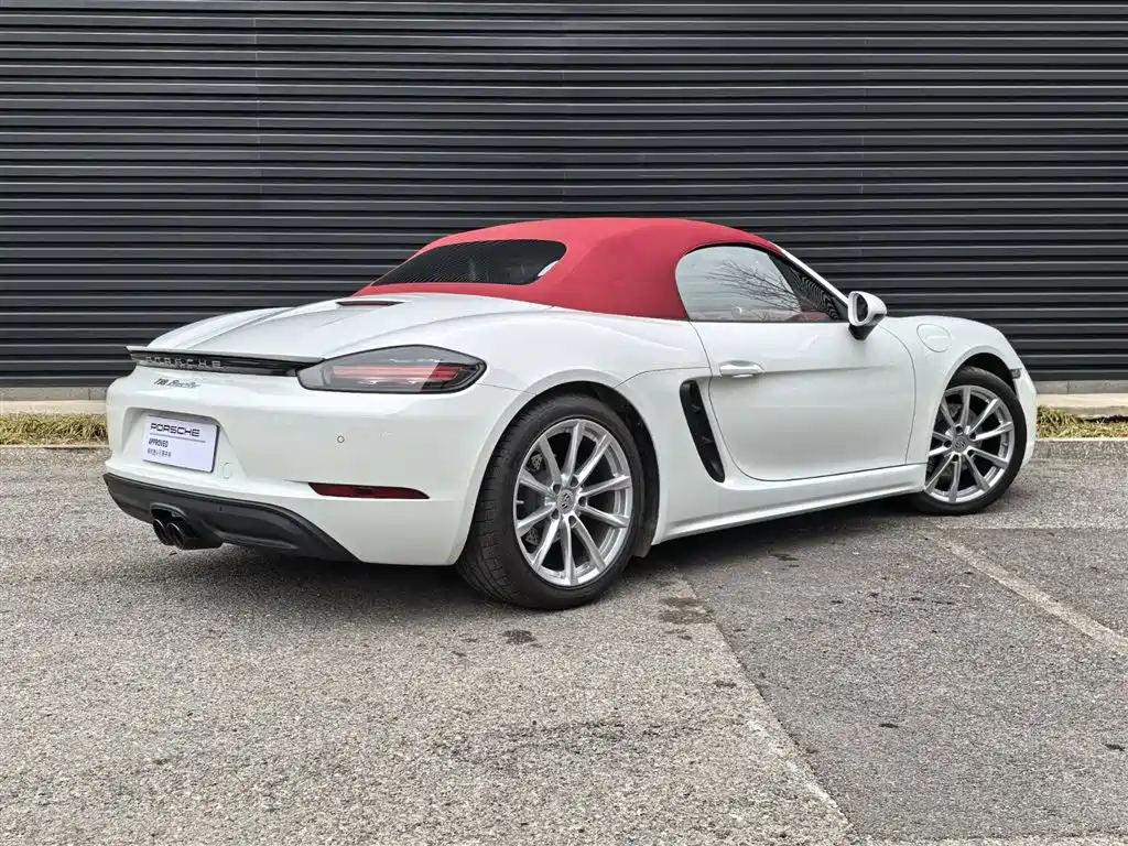 PORSCHE 718