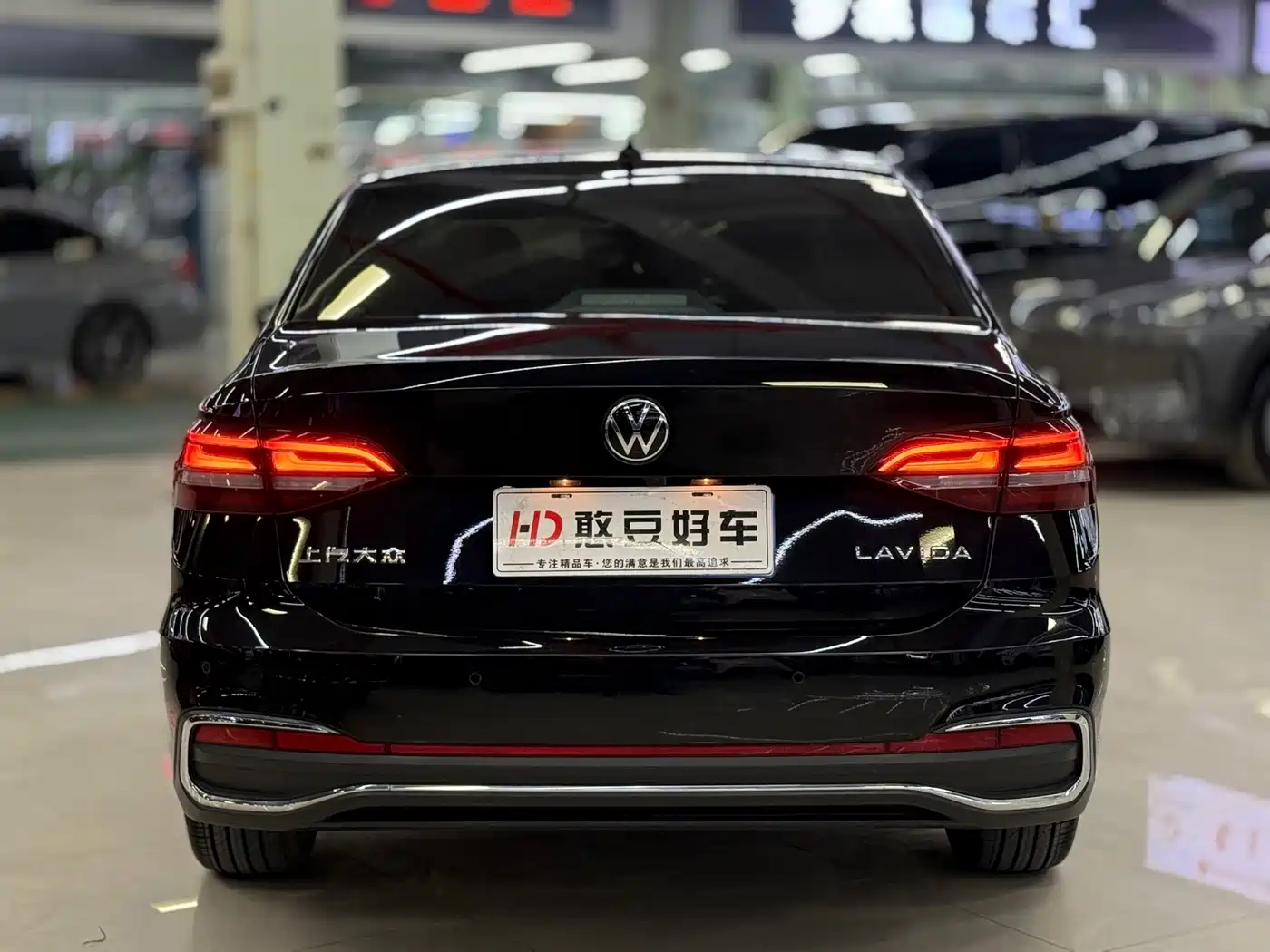 Volkswagen Lavida 2023 1.5L Automatic Starlight 5 Million Edition фото 18