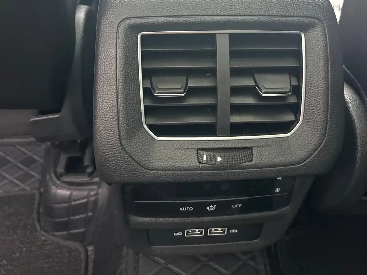 Volkswagen Tayron 2024 300TSI 2WD Luxury Plus Advanced фото 11