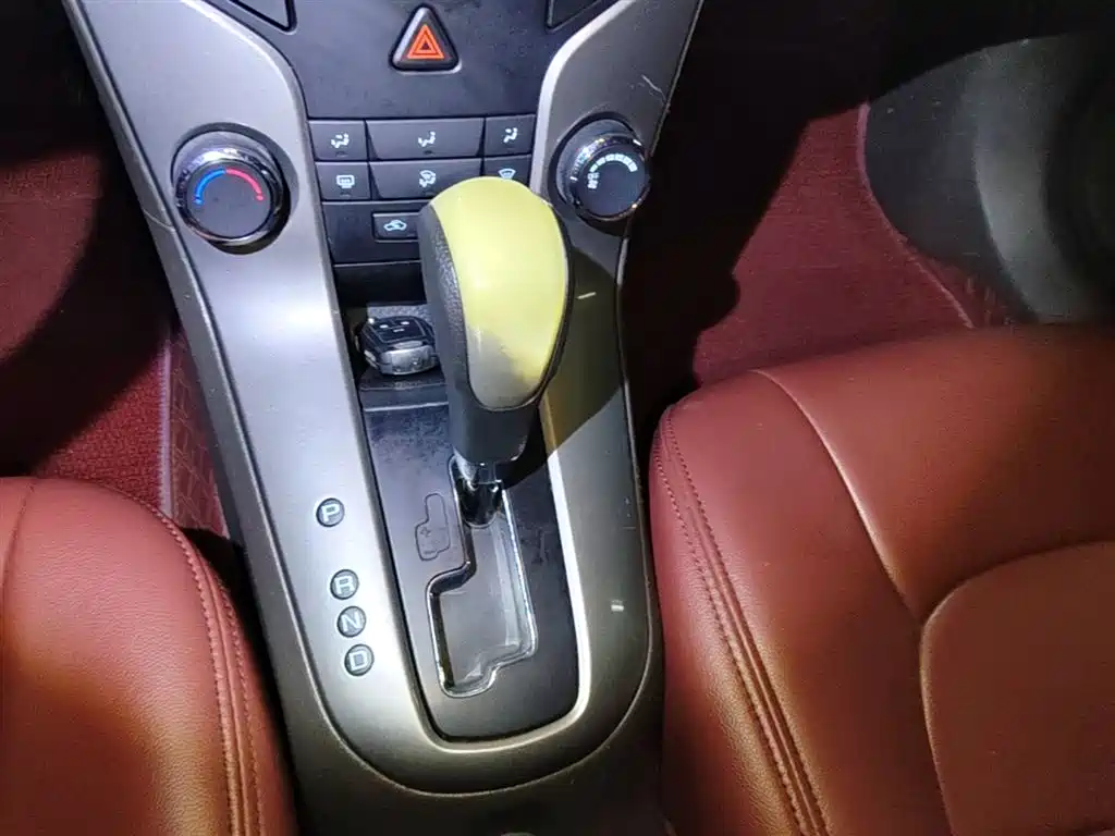Chevrolet Cruze 2015 1.5L Classic SE AT фото 14