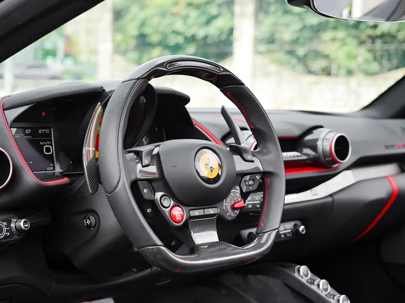 Photo 32 - Ferrari 812