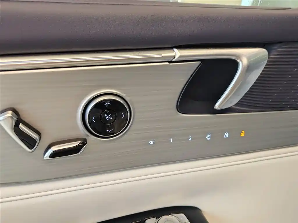 Buick GL8 New Energy 2026 Luzun Premium Luxury Avenir Edition фото 14